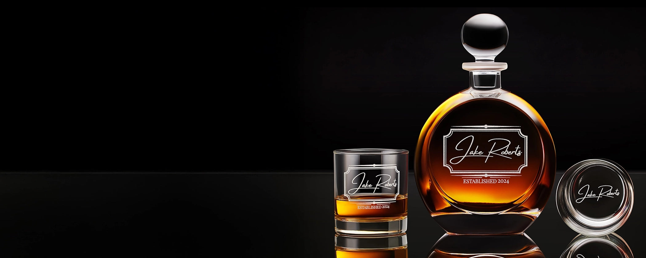 Premium glass decanter with elegant shape and custom engraving – perfect for whiskey, or any strong drink