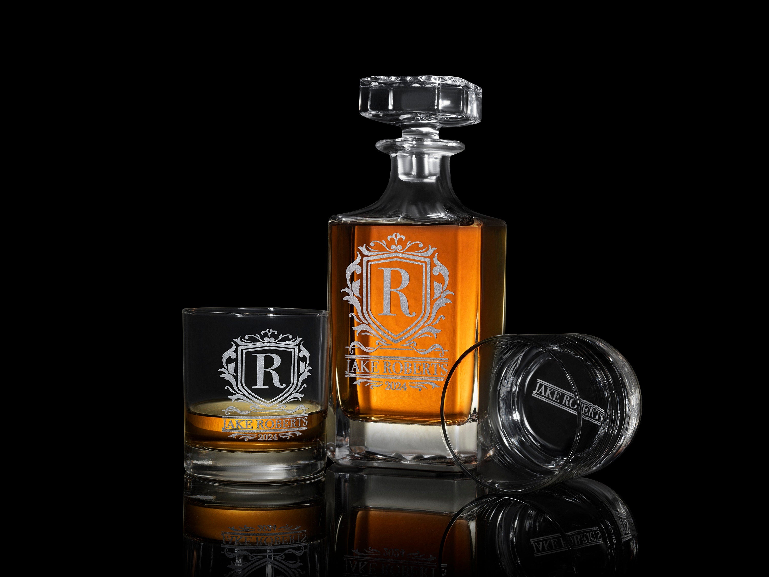 Customized Decanter Gift Set – For Whiskey Drinkers • Bar Enthusiasts – Groomsmen • Husband or Boyfriend • Friend – Engraved & Boxed