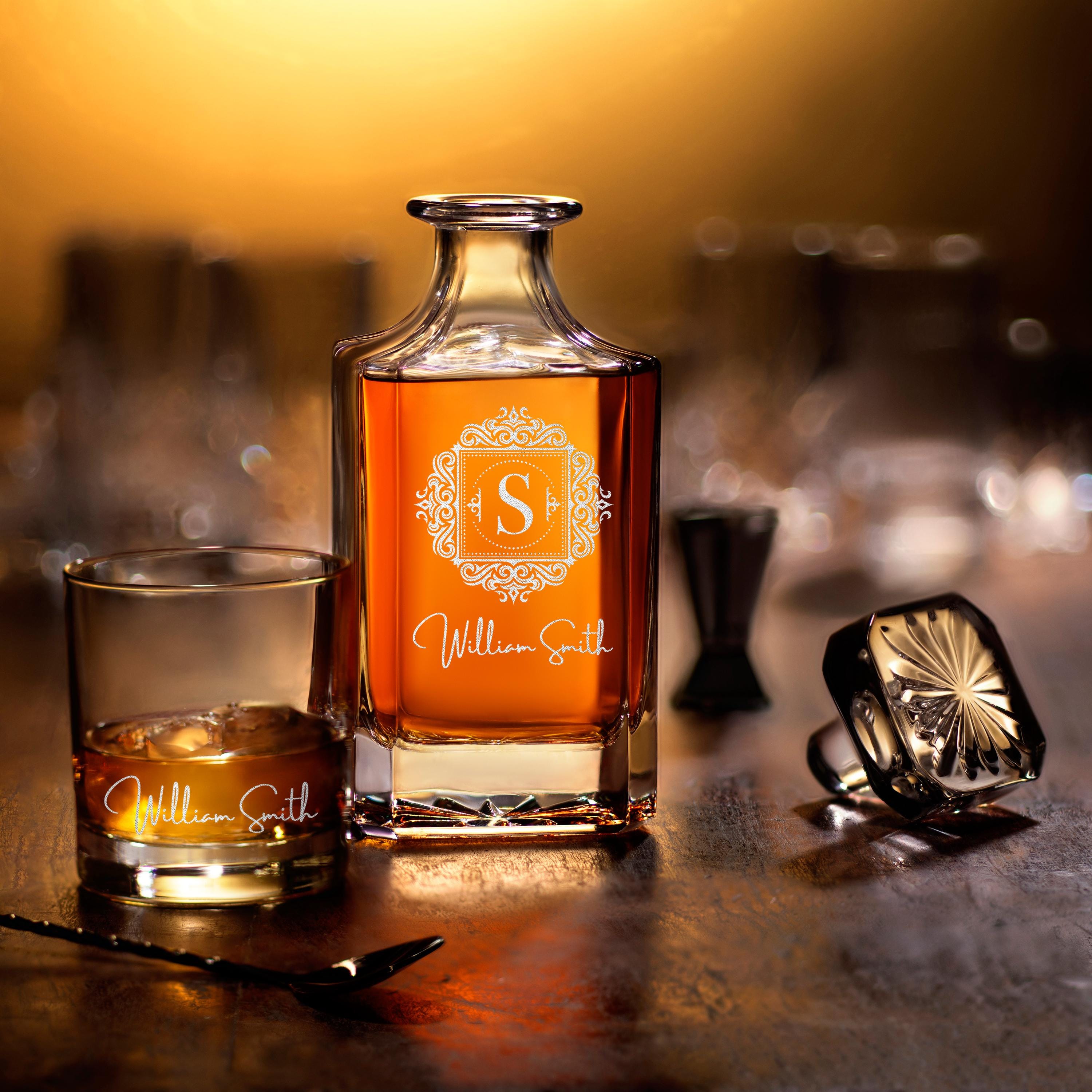 Personalized whiskey glasses, custom engraved groomsmen gift idea, unique wedding gift for him, perfect for groomsmen, Best man gift