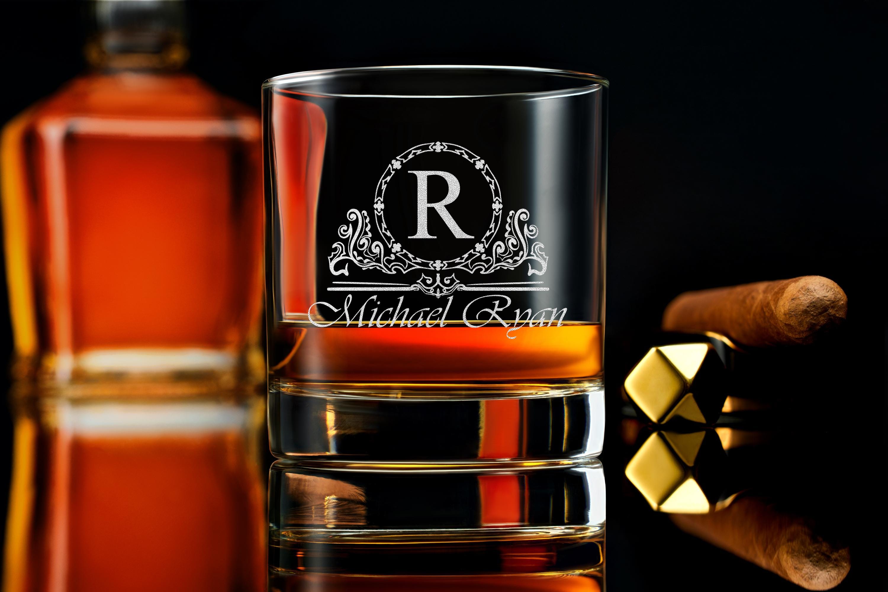 Personalized Groomsmen Gift - Custom Engraved Whiskey Glasses, Unique Wedding Present for Him, Ideal Best Man Gift